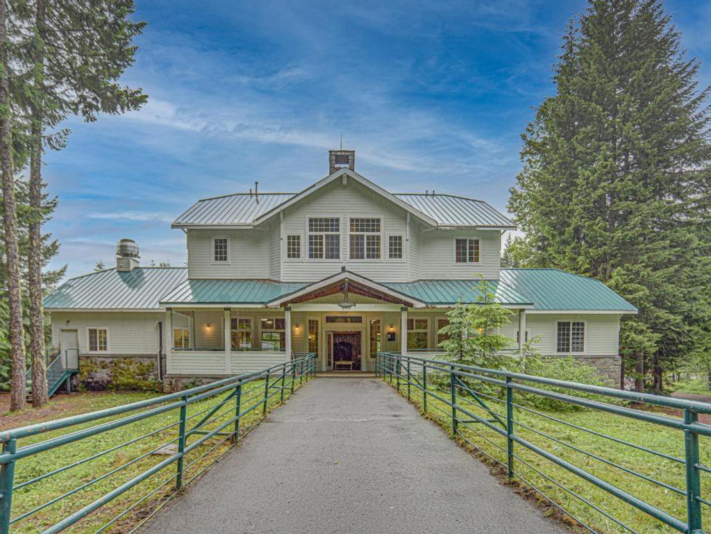 The Chinook Lodge At Говермент Кэмп Экстерьер фото